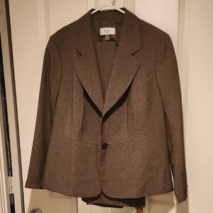 Le Suit Classic Tan Blazer